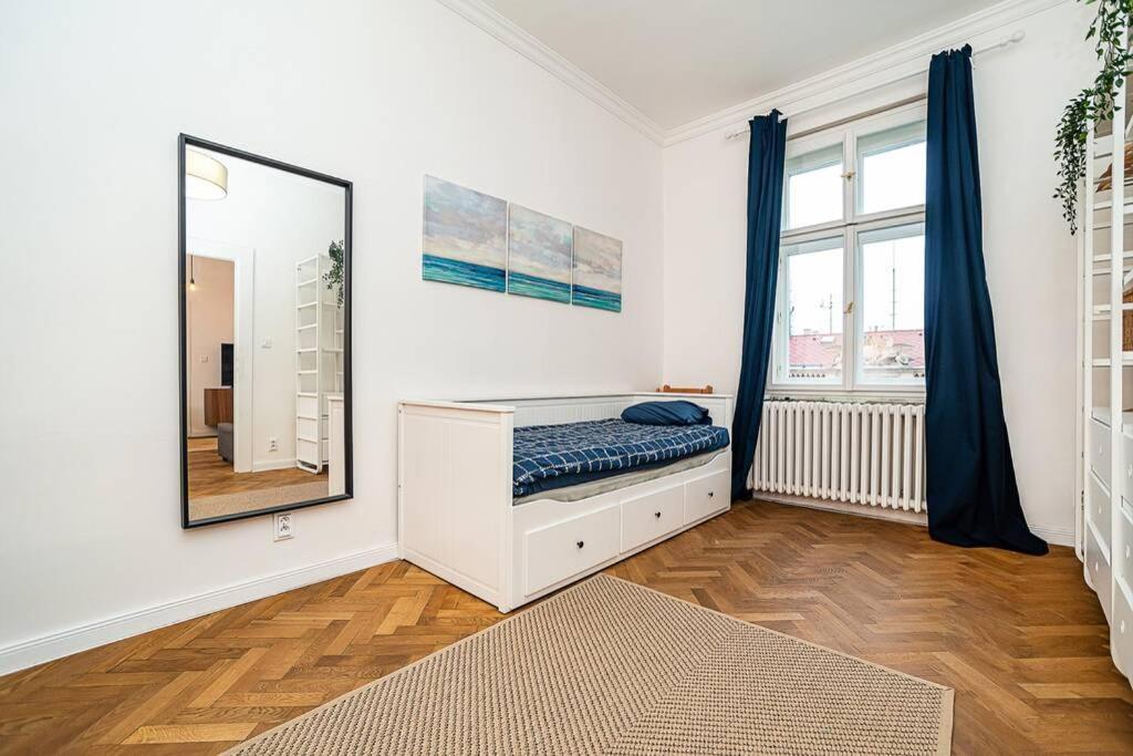 Elegant, Modern, 2-Bed Flat By Museum Of Prague Appartement Buitenkant foto