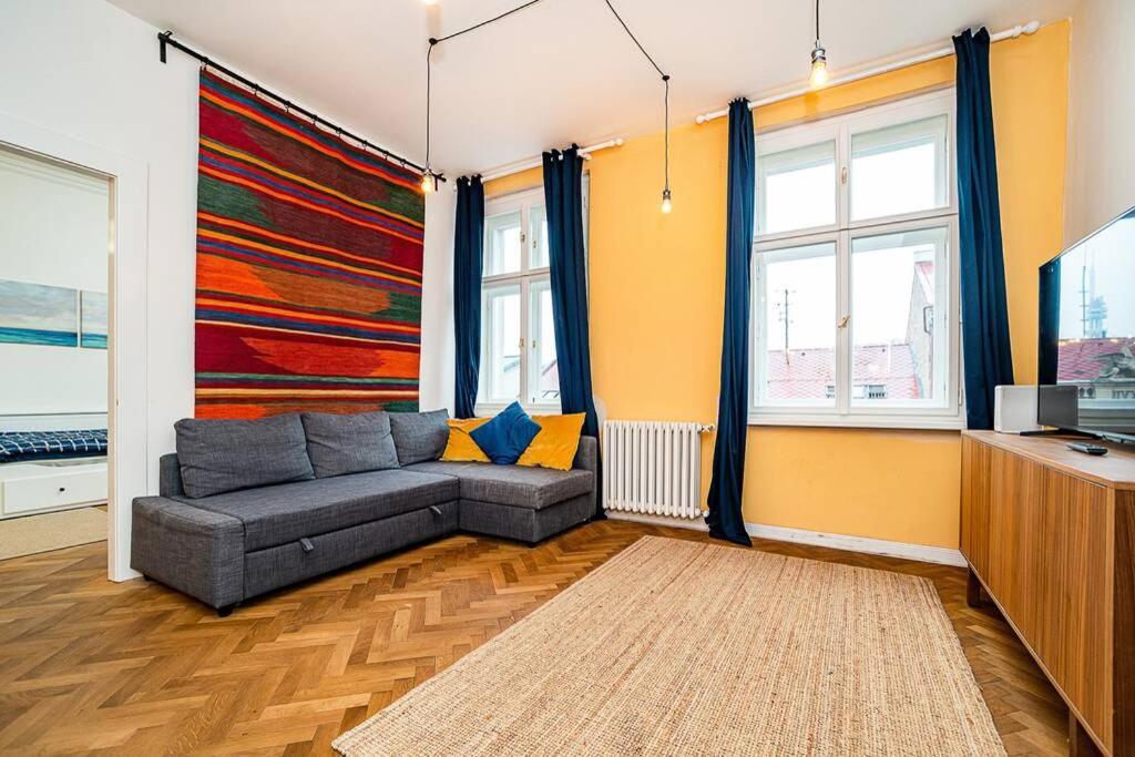 Elegant, Modern, 2-Bed Flat By Museum Of Prague Appartement Buitenkant foto